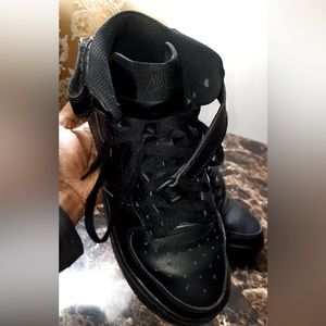 ALL BLACK NIKE AIR FORCE